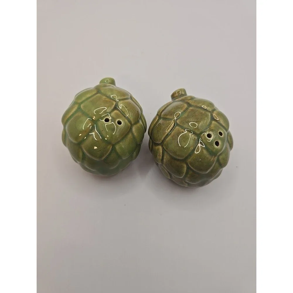 Artichoke Shaped Ceramic Salt and Pepper Shakers Set 3.5